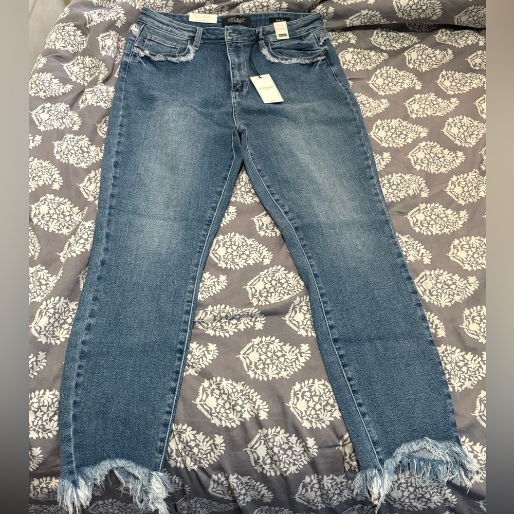 BNWT Judy Blue Jeans 15/32 Slim Fit